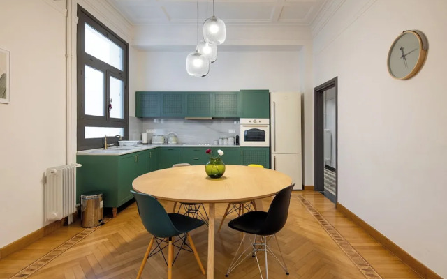 Meadows - Luxury 3-Bedroom Apt in Athens