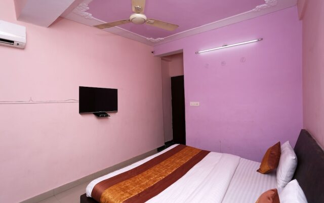 OYO Rooms 022 Ganga Ghat Niketan