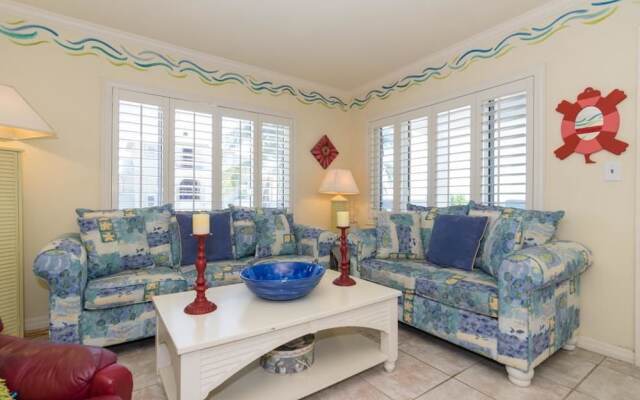 AM Beach Place Unit 6