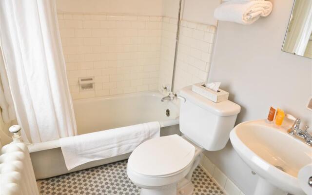 Penn Wells Historic Hotel