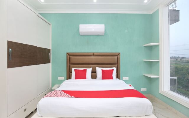 OYO 13130 Dream Nest