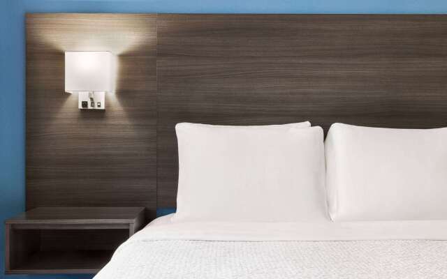 La Quinta Inn by Wyndham San Antonio I-35 N at Toepperwein