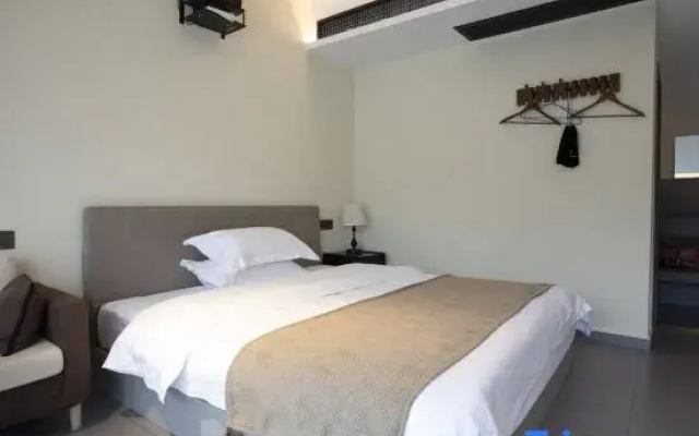 Youbian Homestay (Border City Chadong Scenic Area)