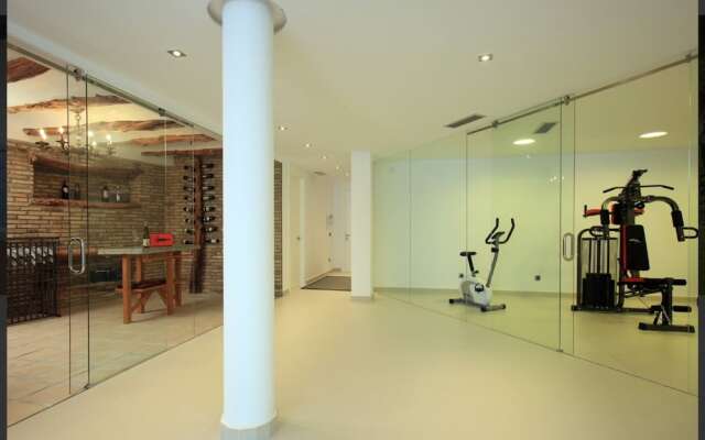 Villa - 5 Bedrooms with Pool, WiFi and Sea views - 105009