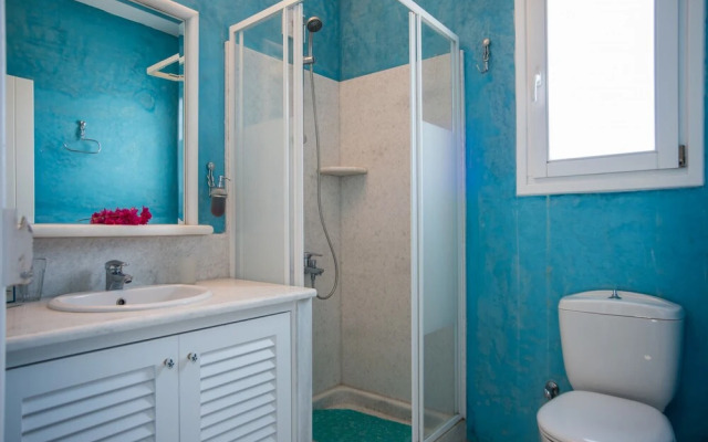 Family Seafront Villa, 1´ From the Beach