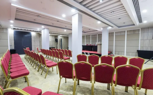 Izz Otel