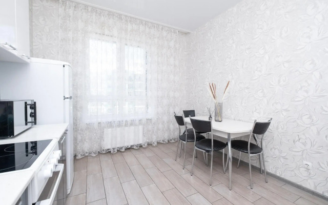 Comfort apartments on Razvedchik Akhmerova Street 3