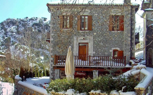 Tsarbou Guesthouse