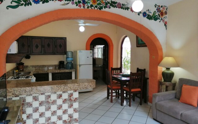 Cozy Obelisk Apartment