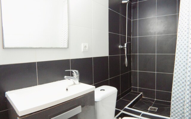 Dúplex con puerta a la calle cercano a Cuatro Caminos