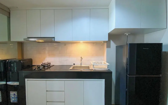 Homey and Good Studio at H Residence Apartment