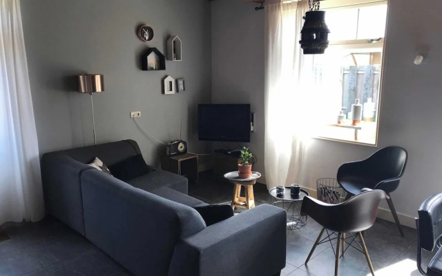 Cozy Apartment With Garden