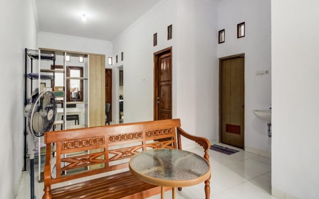 Bina Syariah Guest House – Lobby – Cirebon