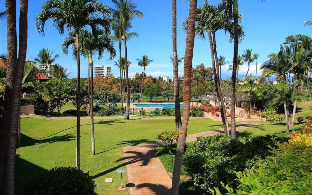 Kaanapali Royal B102 by RedAwning
