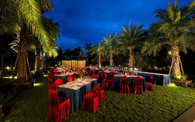 Shixishu Jianguo Yalong Bay Resort Hotel