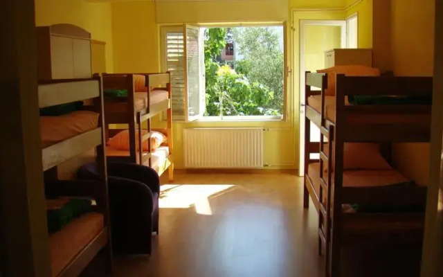 Hostel Canki