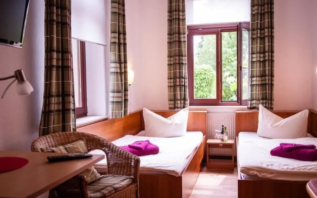 Pension an der Pillnitzer Schlossfaehre