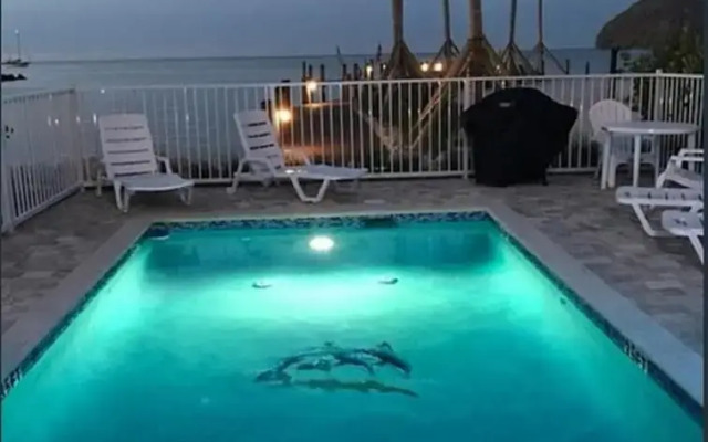 7 Waterfront 4bed 3bath Pool Home