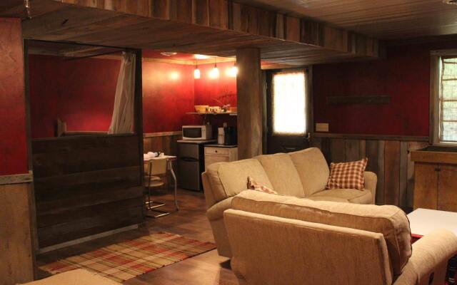 Amish Country Comfort