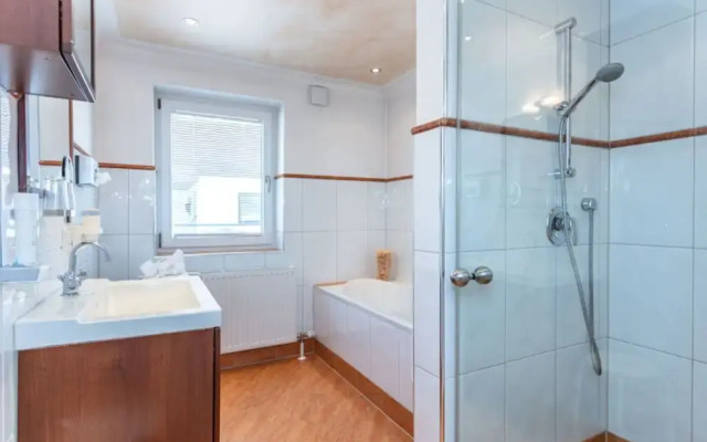 Maximilian Apartmenthaus 2-6 People