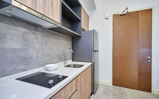 OYO Home 935 Breathtaking Studio Imperio Residence