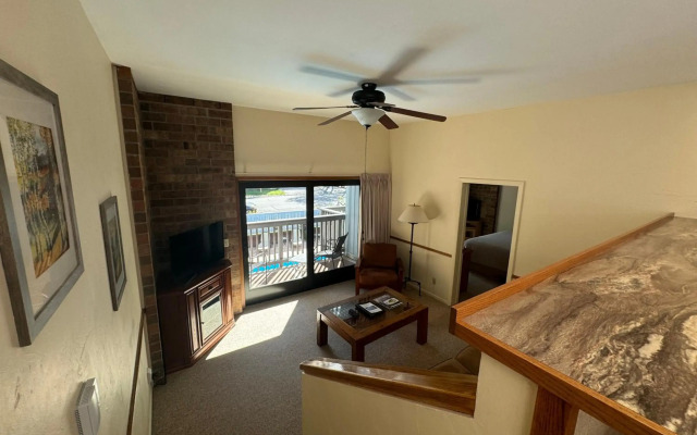 Shadow Mountain Lodge