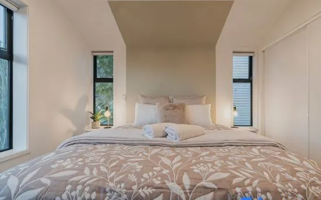 Misty Meadows Manor - Your Urban Oasis — 2-star hotel in Christchurch