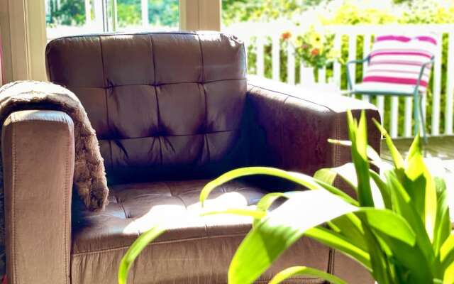 Holiday Lettings Beech Lodge - Stunning 6-bed King