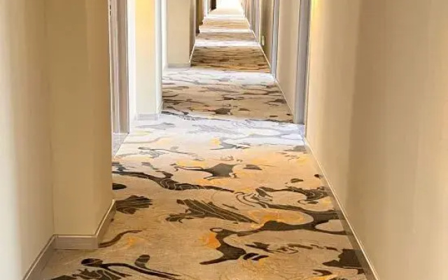Warm Harbour Hotel