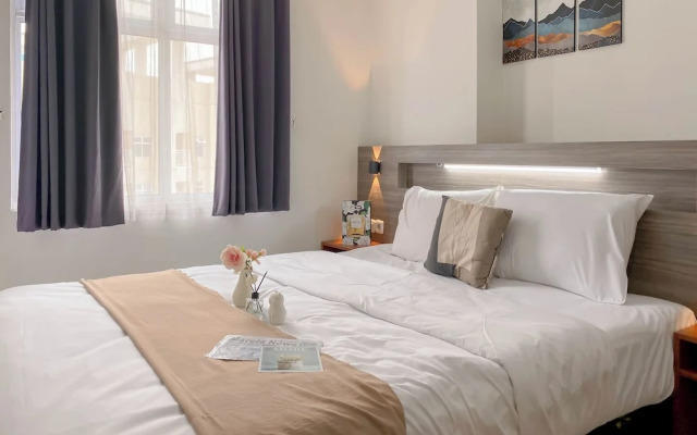 Minimalist 1Br Apartment At Vittoria Residence