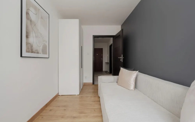 Apartment Dmowskiego by Renters Prestige