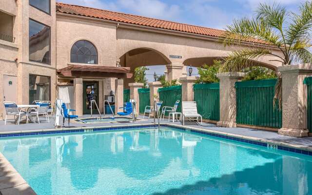 Quality Inn & Suites Camarillo - Oxnard