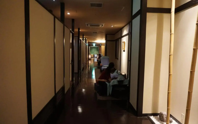 Yokohama Minamimirai Manyo-Club