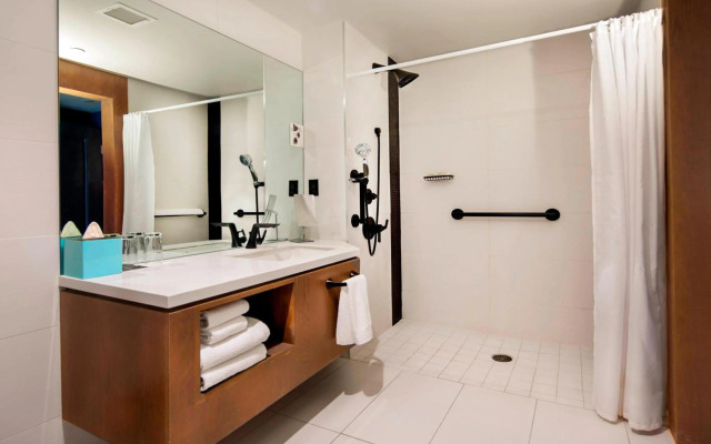 Renaissance Reno Downtown Hotel & Spa