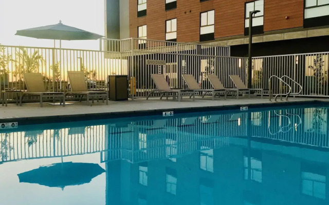Ayres Hotel San Diego South - Chula Vista