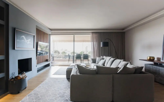 2 Level Beachfront Luxury Apt. by the Olon