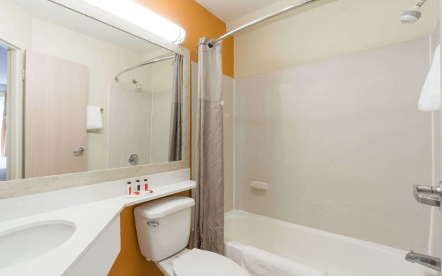 Super 8 By Wyndham Raleigh Downtown