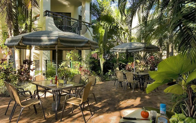 Tropic Towers Apartments