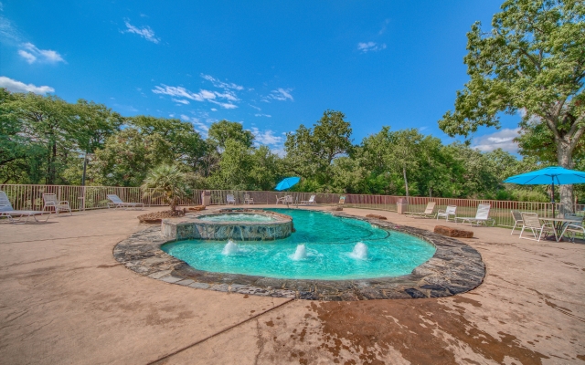 Chateau on The River WW D301302