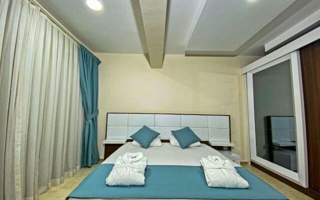 Fethiye Nokta Nif Suit Apart