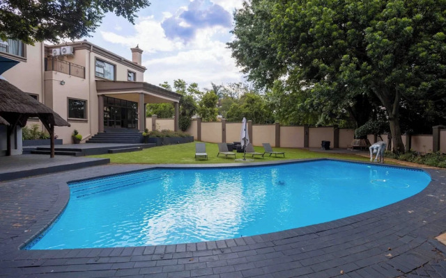 Adinkra Boutique Hotel