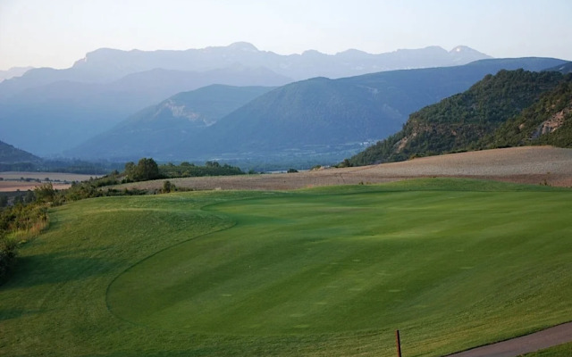 Pre-pyrenees Privileged Site For Hiking, Excursions And Skiing