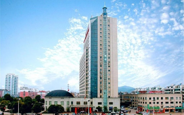 Mingzhao Hot Spring International Hotel