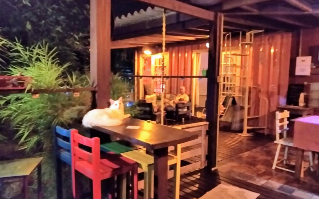 Residência Gato Branco