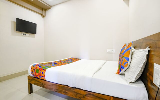 Fabhotel Royal Paradise