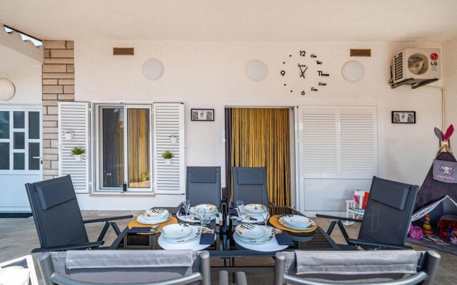 Nice Apartment in Rovanjska With Wifi and 2 Bedrooms