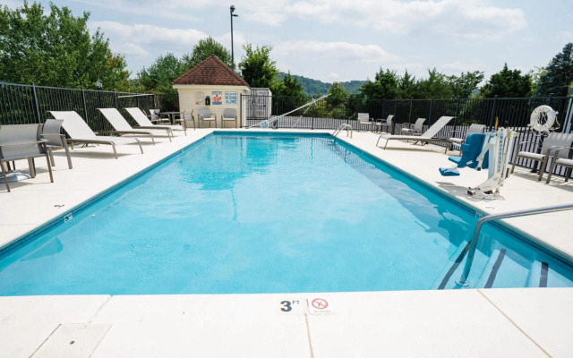 Holiday Inn Express & Suites Knoxville-North-I-75 Exit 112 by IHG