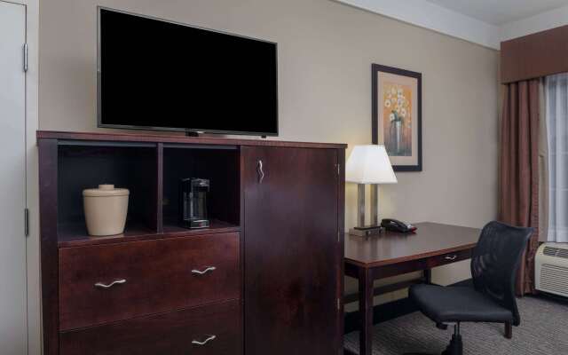 La Quinta Inn & Suites by Wyndham Savannah Airport - Pooler