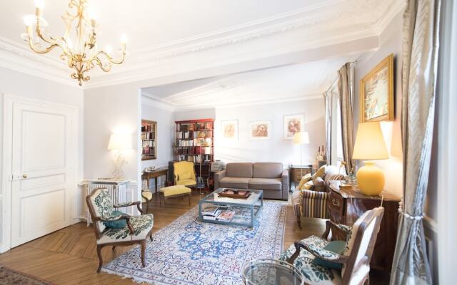 French-style Allure in Saint-Germain des Pres