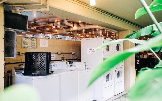 Waikiki Beachside Hostel